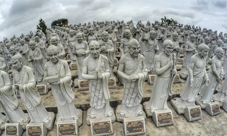 Patung Seribu, Kepulauan Riau