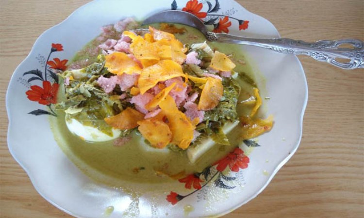Ketupek Gulai Paku