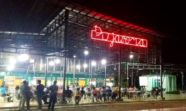 Pasar Pujasera GOR Lama