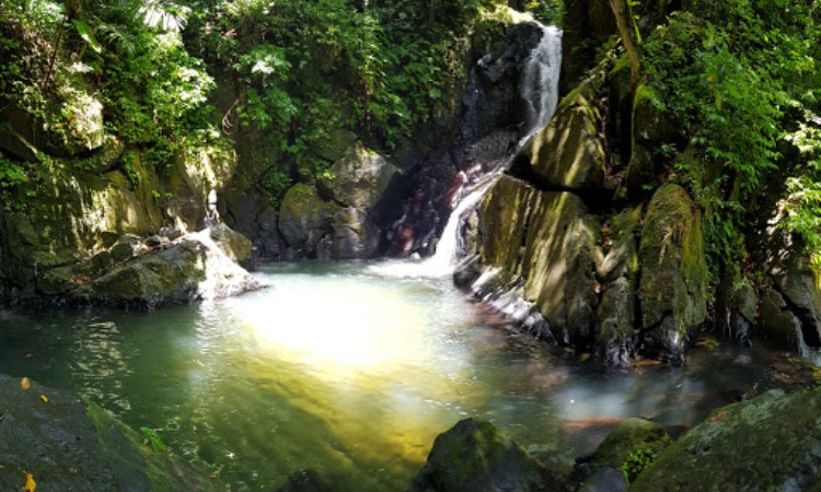 Air Terjun Pria Laot