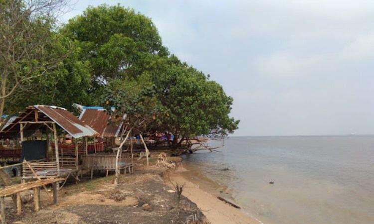 Pantai Akasia Indah Guntung