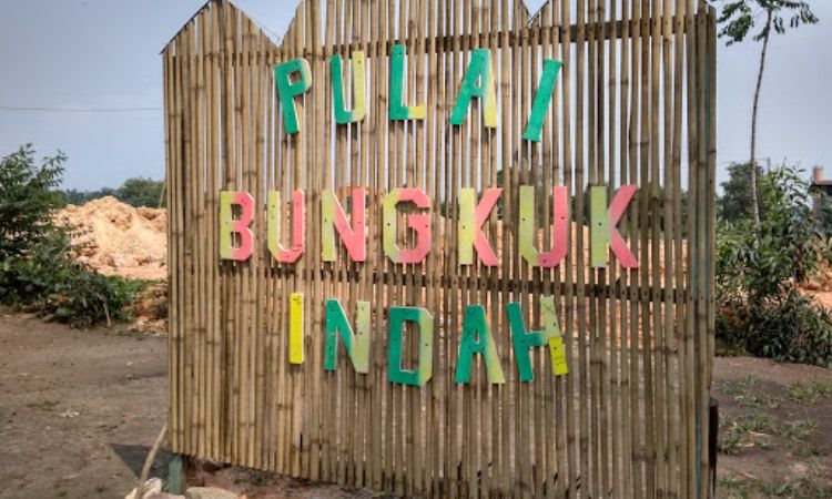 Pantai Pulai Bungkuk Indah