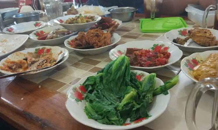 Rumah Makan Aur Duri