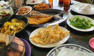 10 Restoran & Tempat Makan di Bangka Tengah yang Paling Enak