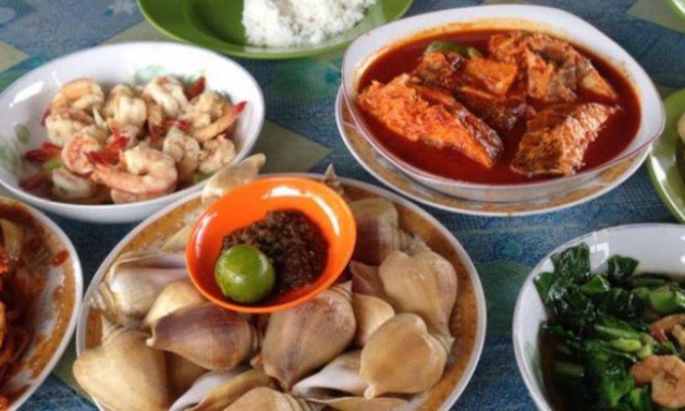 10 Restoran & Tempat Makan di Natuna yang Paling Enak