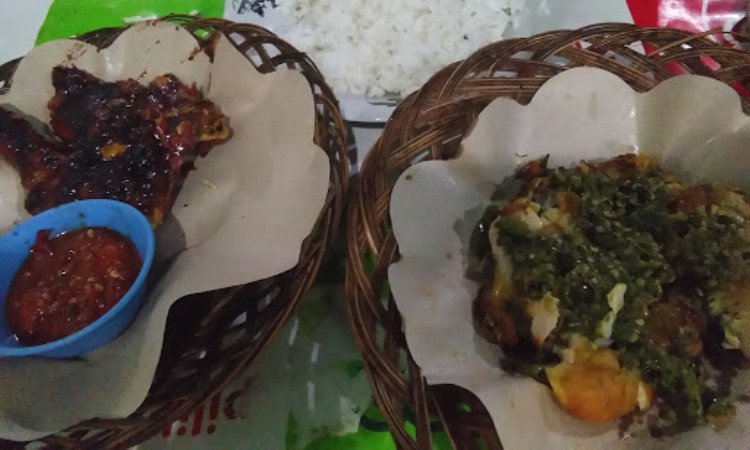 Warung Bebek Panggang Mbok Majem