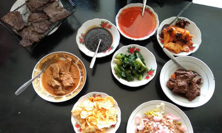 10 Wisata Kuliner di Kerinci yang Terkenal Enak & Wajib Dicoba