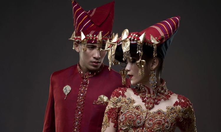 Pakaian Adat Suku Batak Karo