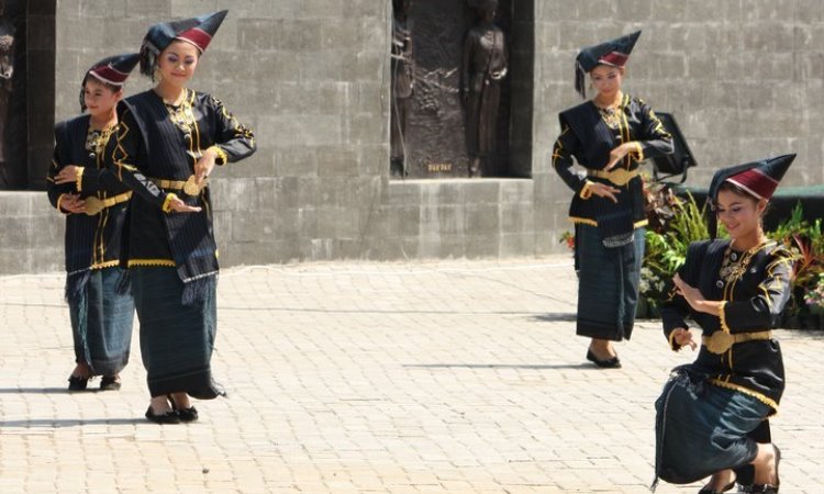 Pakaian Adat Suku Pakpak