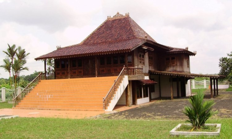 Rumah Adat Kilapan