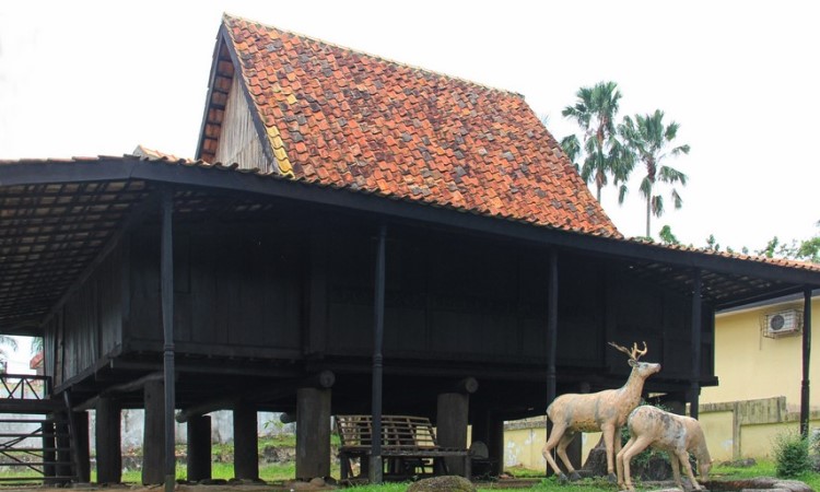 Rumah Adat Ulu