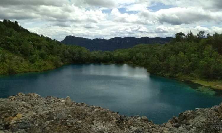 Aktivitas di Danau Biru