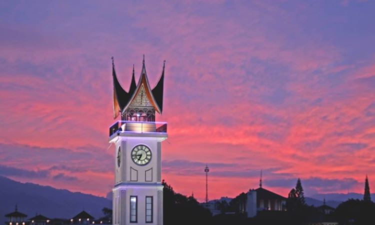 Alamat Lokasi Jam Gadang