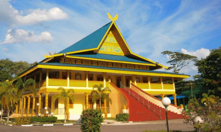 Filosofi Rumah Adat Selaso Jatuh Kembar