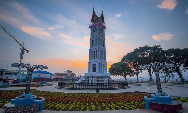 Jam Gadang, Menara Peninggalan Sejarah & Ikon Wisata di Bukittinggi