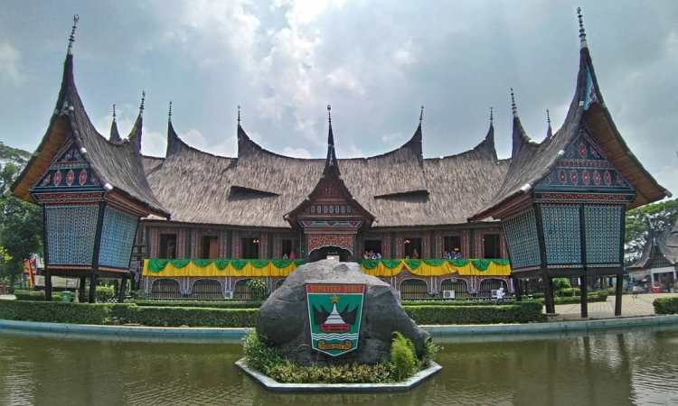 Material Rumah Gadang