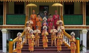 Kebaya Labuh & Teluk Belanga - Keunikan Pakaian Adat Tradisional Riau