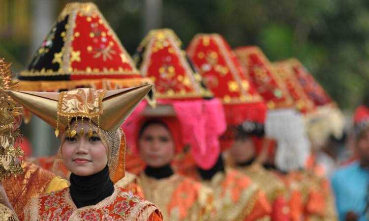 Pakaian Limpapeh Rumah Nan Gadang