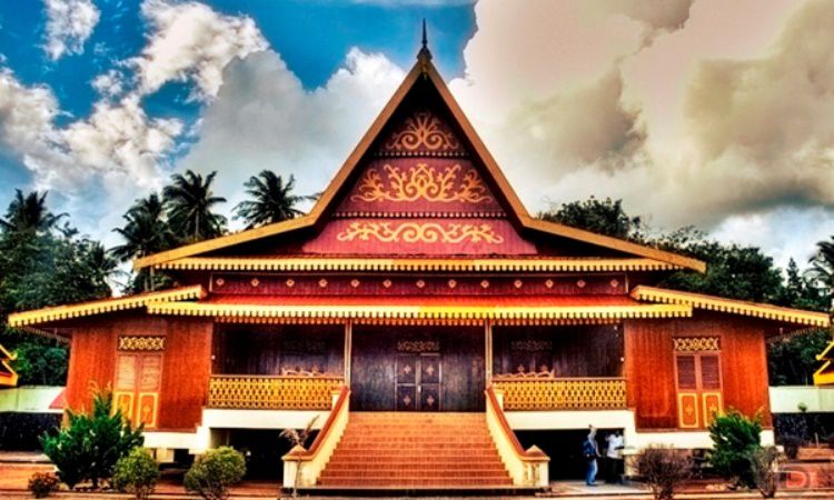 Proses Pembuatan Rumah Selaso Jatuh Kembar