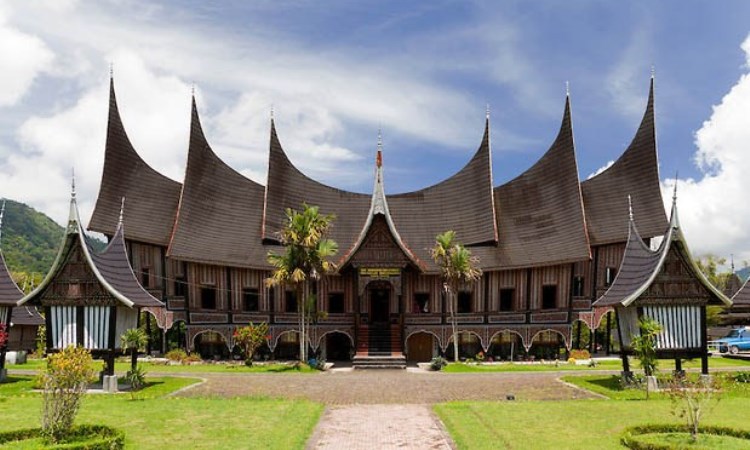 Rumah Gadang Gonjong Limo