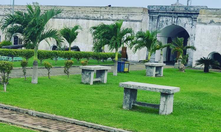 Fasilitas Benteng Marlborough