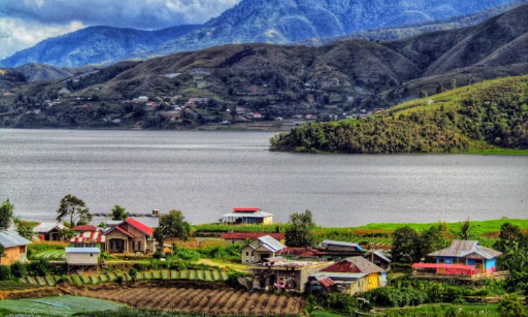 Danau Kembar, Danau Cantik yang Memanjakan Mata di Solok