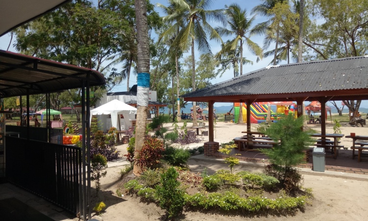 Fasilitas Pantai Pandan Tapanuli Tengah