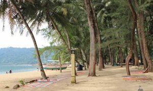 Pantai Carolina, Pantai Pasir Putih yang Menawan Hati di Kota Padang