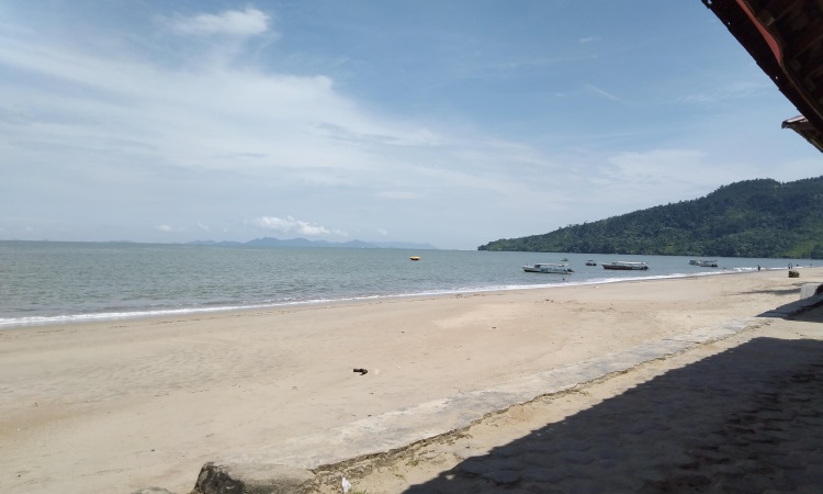 Penginapan Murah Dekat Lokasi Pantai Pandan