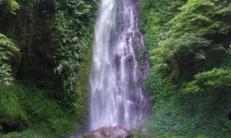 Air Terjun Sinar Tiga