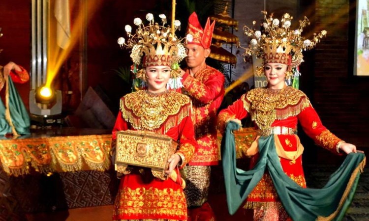 Desain Kurung Tanggung