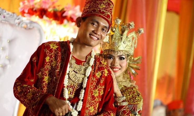 Filosofi Pakaian Kurung Tanggung