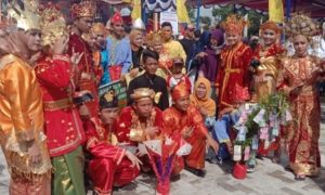 5 Pakaian Adat Tradisional Bengkulu untuk Pria & Wanita