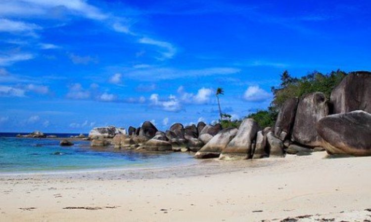 Daya Tarik Pantai Batu Bedaun