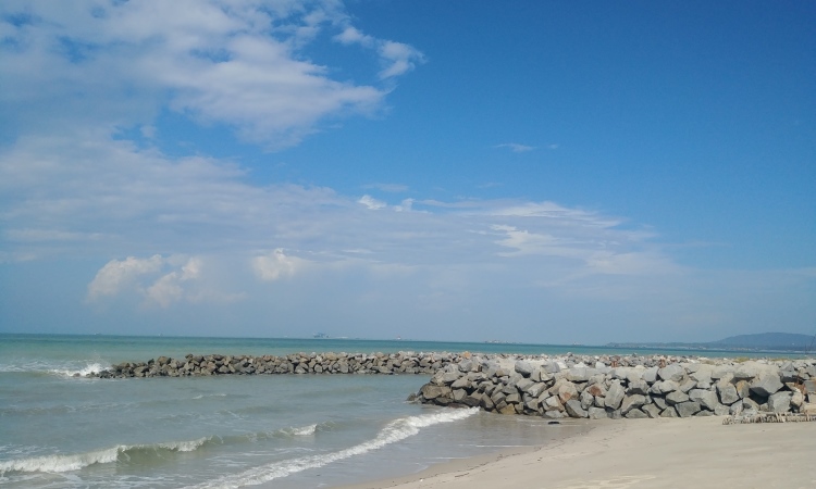 Daya Tarik Pantai Tongaci