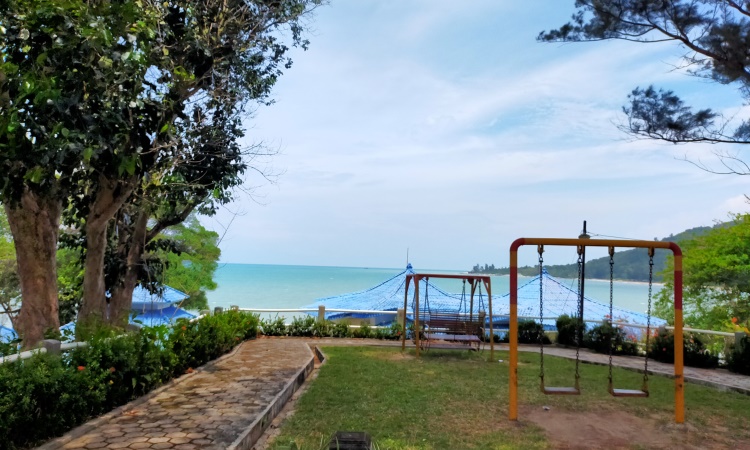 Daya Tarik di Pantai Tanjung Pesona