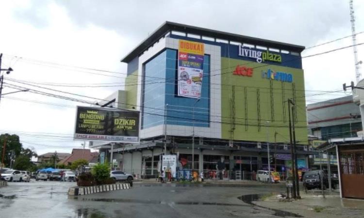 Living Plaza Padang