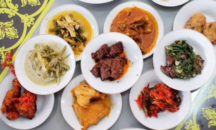 20 Makanan Khas Padang yang Unik dan Terkenal Lezat