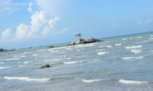 Pantai Batu Bedaun, Pantai Cantik yang Dihiasi Bebatuan Granit di Bangka