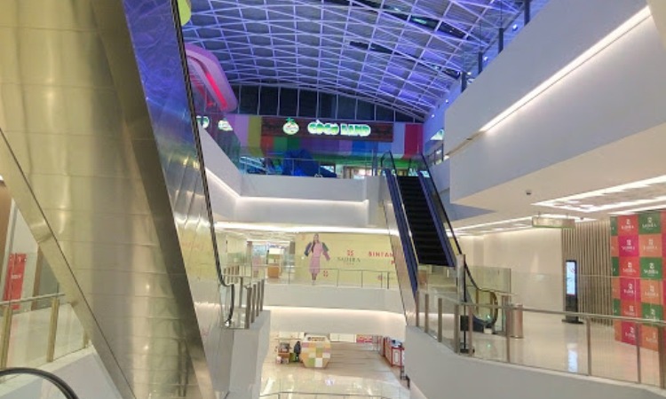 Sadira Plaza & Tangram Horel