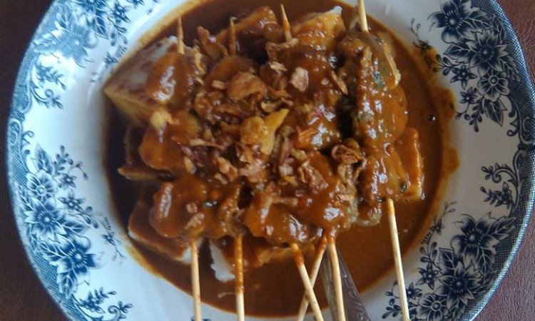 Sate Lokan