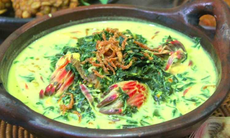 Sayur Daun Ubi yang Ditumbuk