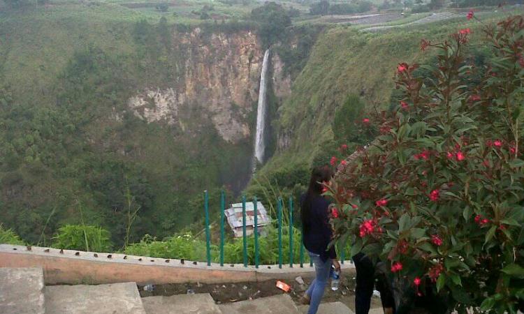 Alamat Menuju Air Terjun Dua Warna