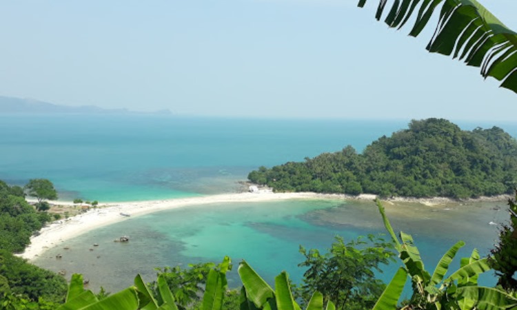 Pulau Mengkudu Lampung
