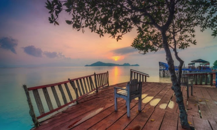 Daya Tarik dimiliki Pantai Dewi Mandapa