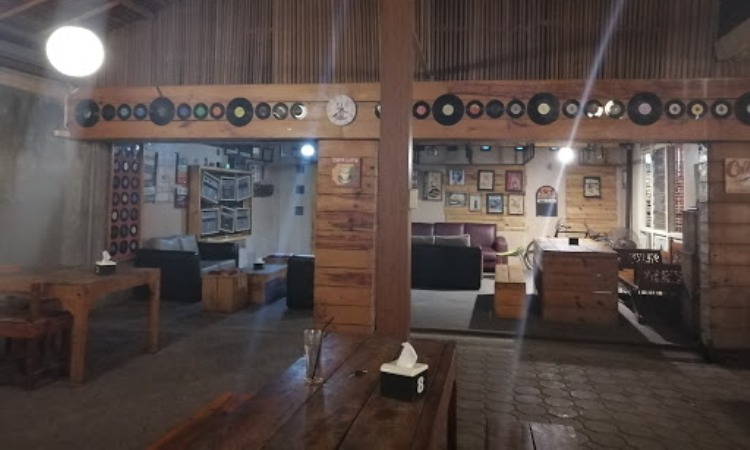 De Tambo Coffee House