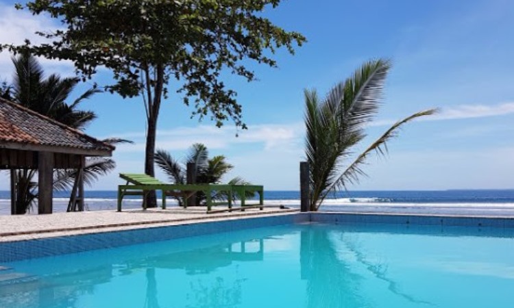 Fasilitas di Kawasan Pantai Tanjung Setia