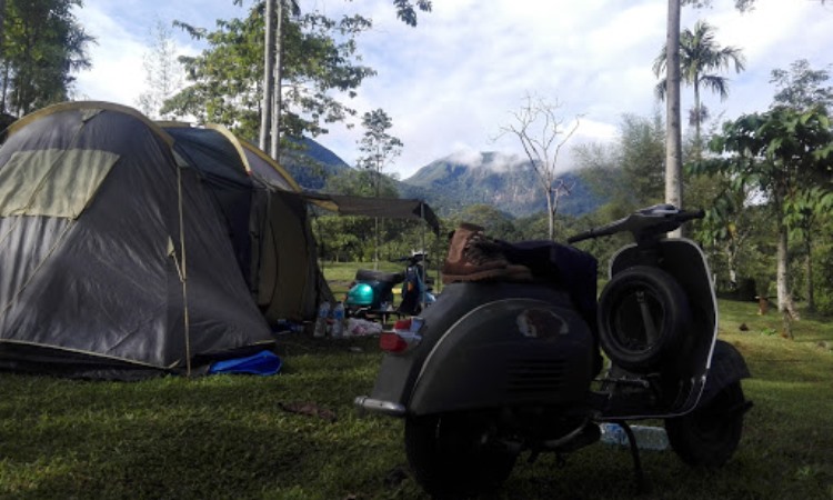 Kegiatan Menarik Dilakukan di Air Terjun Dua Warna