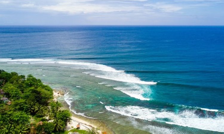 Pantai Tanjung Setia, Pantai Indah & Spot Surfing Favorit di Lampung