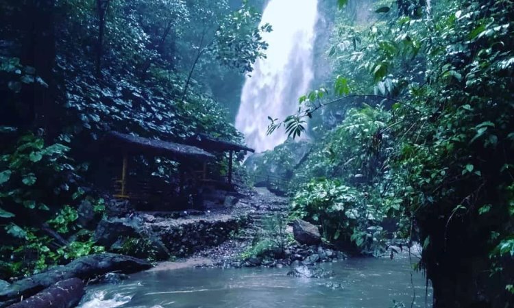 Air Terjun Way Kalam